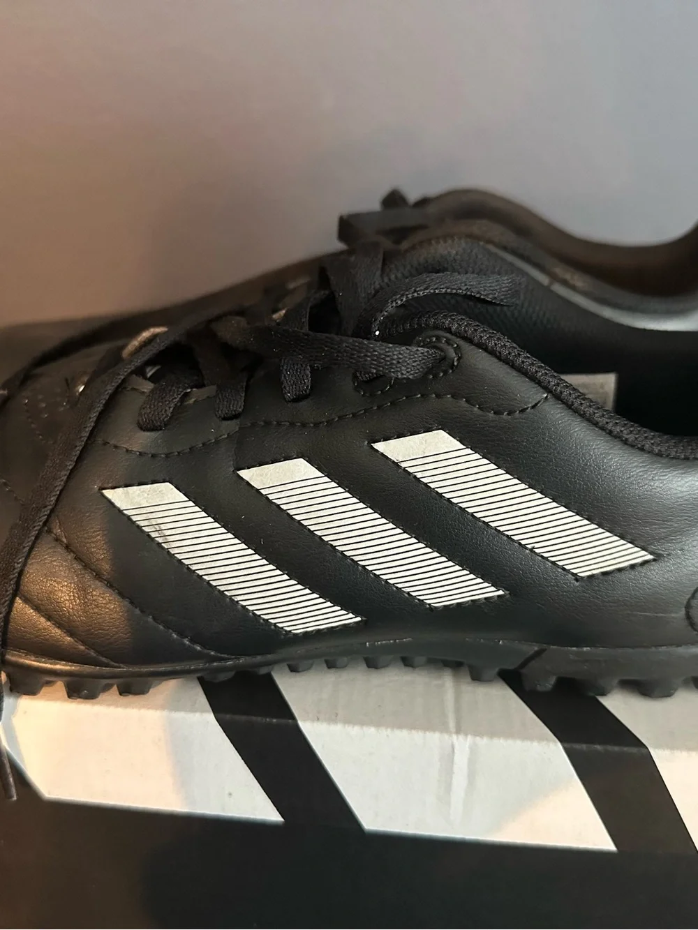 Adidas soccer turf cleats size 5.5